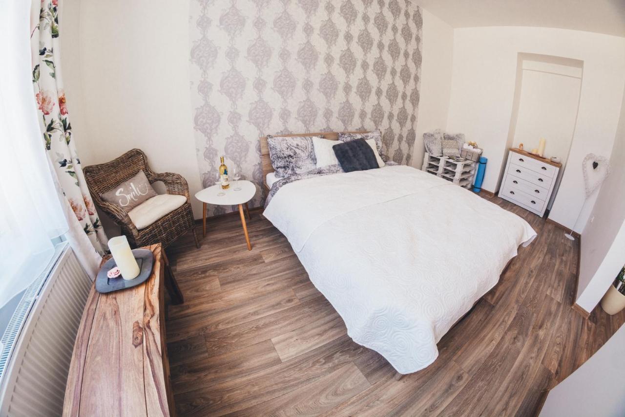 Stylovy Apartman V Centru Nachoda Exterior foto
