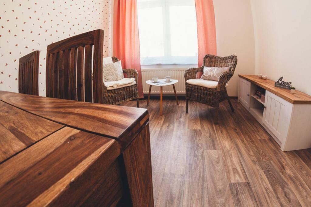 Stylovy Apartman V Centru Nachoda Exterior foto